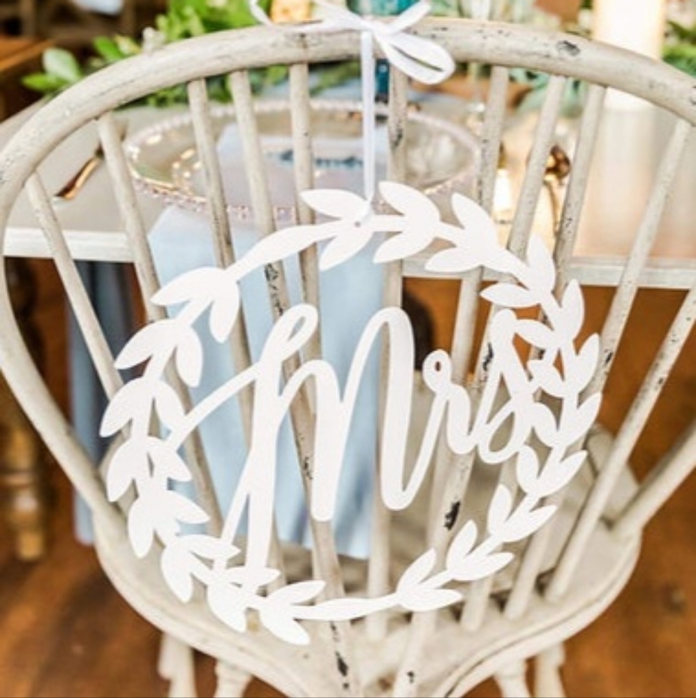 White Laser Metal Mr & Mrs Chair Sign/Table Decor Bridal Wedding Celebration